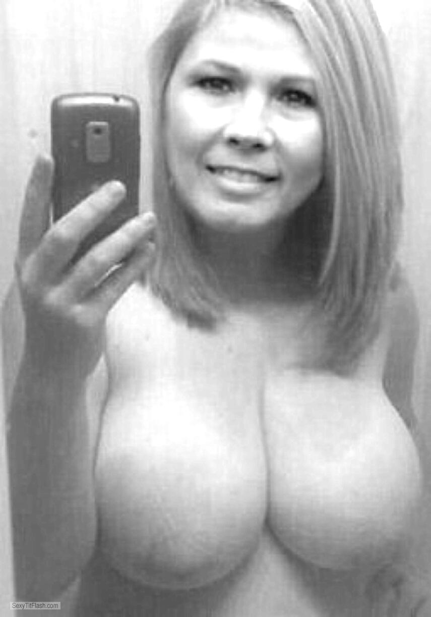 Sehr grosser Busen Meiner Freundin Topless Selbstporträt von Mama Sandy